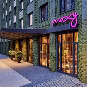 Hotel Moxy Muelheim Colonia