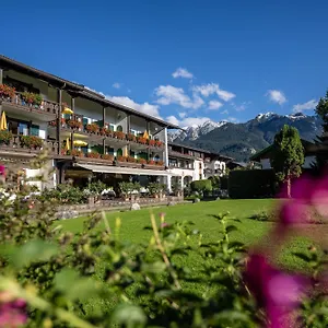 Parkhotel 4 Sterne Superior Alpenjuwel Mit Genuss, Golf & Wellness In Der Karwendel-region Tradition Trifft Eleganz Im Stilvollen Rueckzugsort Germany